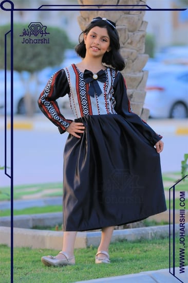 فستان التأسيس الأسود بقصة السدو - تصميم VIP