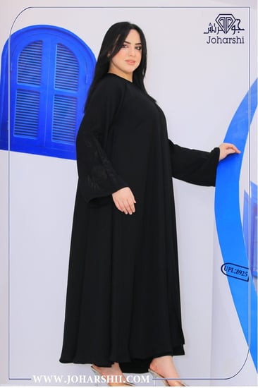 عبايات سعودية ملونة