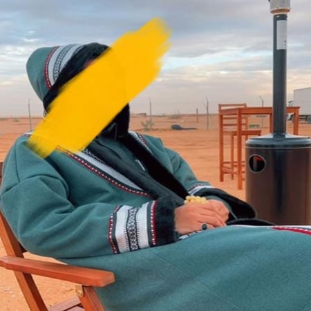 فروة نسائية زيتية مع قماش السدو العربي