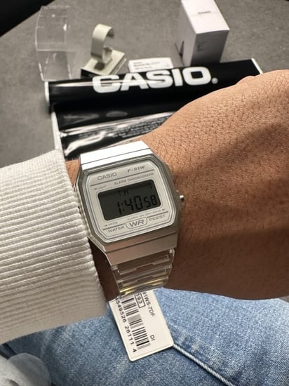 ساعة كاسيو ابيض