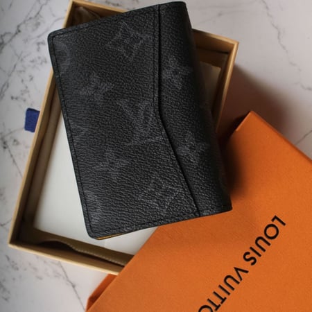 محفظة لويس فيتون