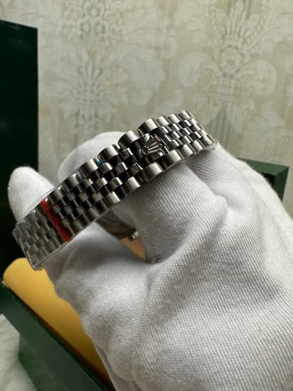 رولكس لاتيني نسائي