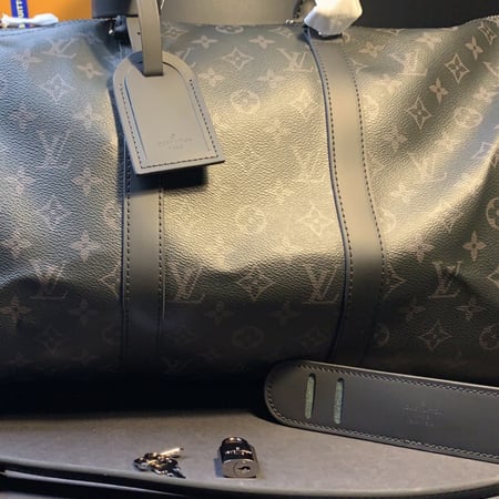 شنطه يدويةLV اسود