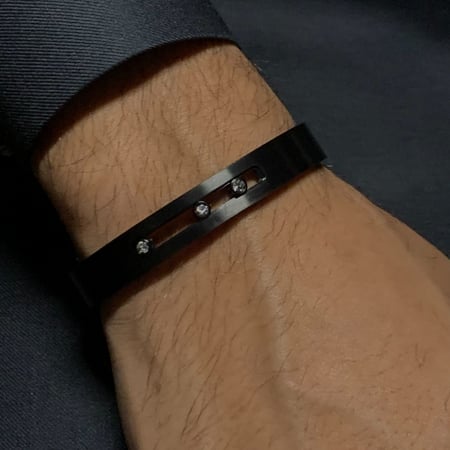 اسورة ميسيكا أسود