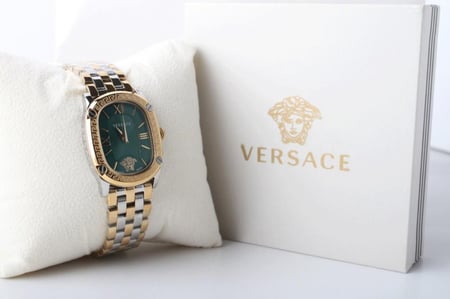 ساعة فرزاتشي اللون الأخضر