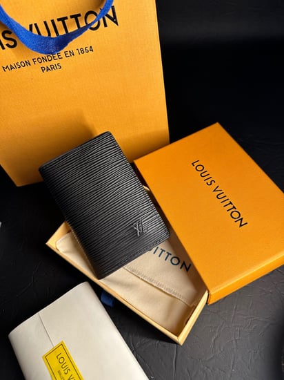 محفظة لويس مخطط