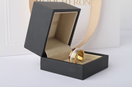 خاتم بوشرون أبيض