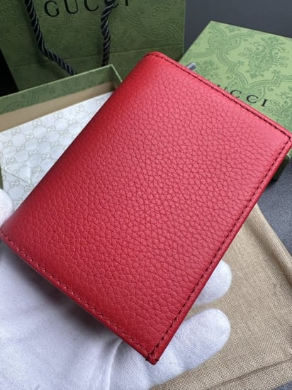 محفظة قوتشي احمر نسائي