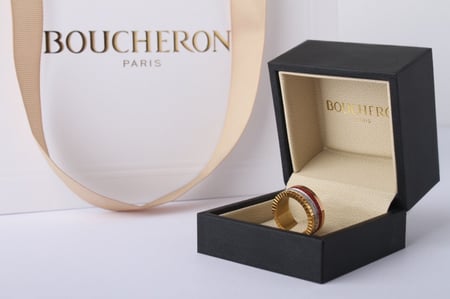 خاتم بوشرون أحمر