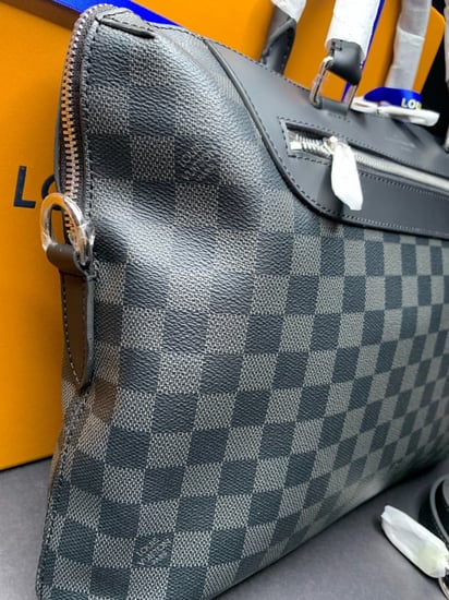 شنطة لاب لويس فيتون