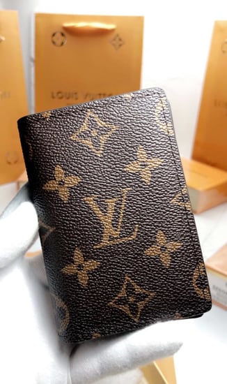 محفظة لويس بني