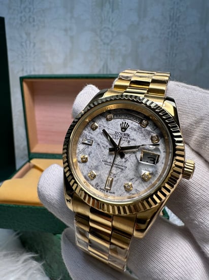 داي داتا ذهبي رخامي