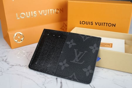 محفظة لويس فيتون