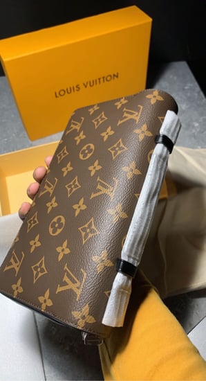 شنطه يدويهLV