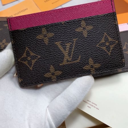 محفظة بطائق