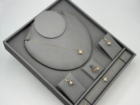 طقم روبرتو كوين