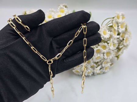 عقد + أسوارة