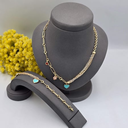 عقد + أسوارة