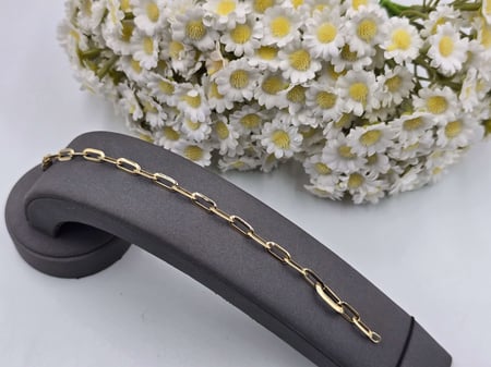 عقد + أسوارة