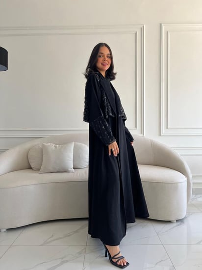 عبايات من تصميم مايرس