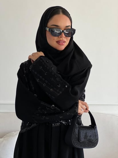 عبايات من تصميم مايرس