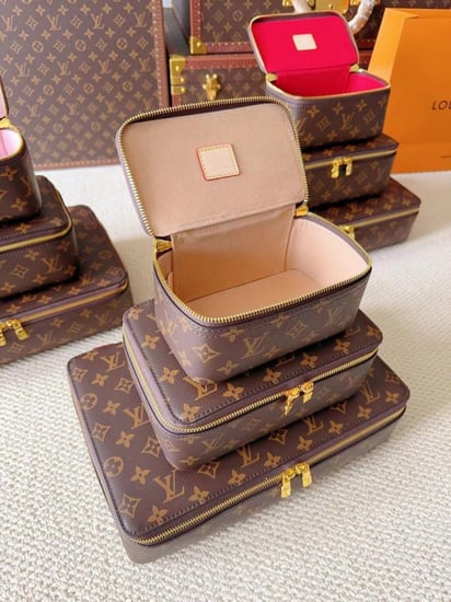 حقيبة LV مكياج