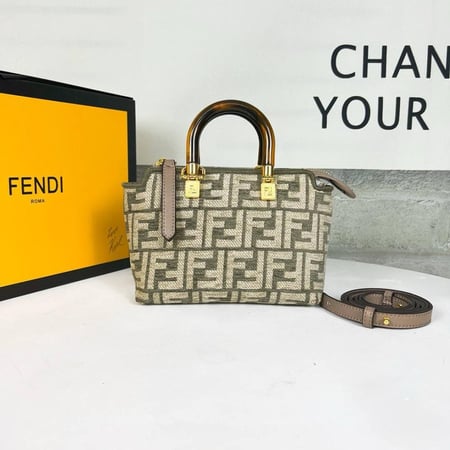 شنطه findi