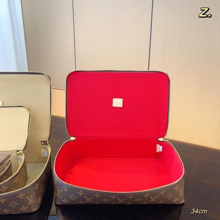 حقيبة LV مكياج