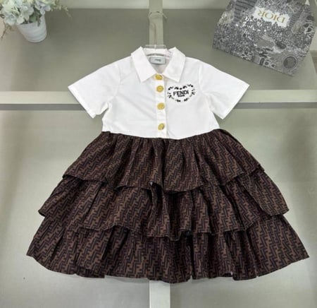 فستان فيندي