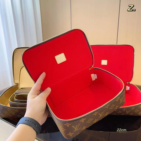 حقيبة LV مكياج