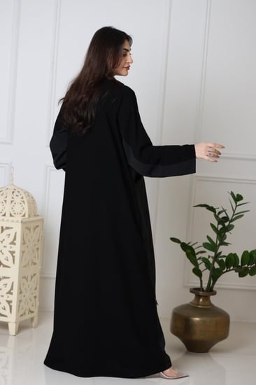 عباية بزنس كريب ملكي , متجر رويال بلاك , عبايات كلوش , عباية ربع كلوش