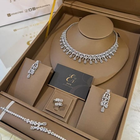 طقم زركون تصميم ألماس
