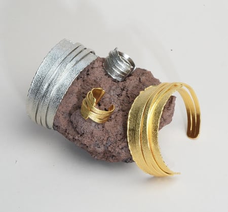 اسوارة  مطلية بتصميم انيق