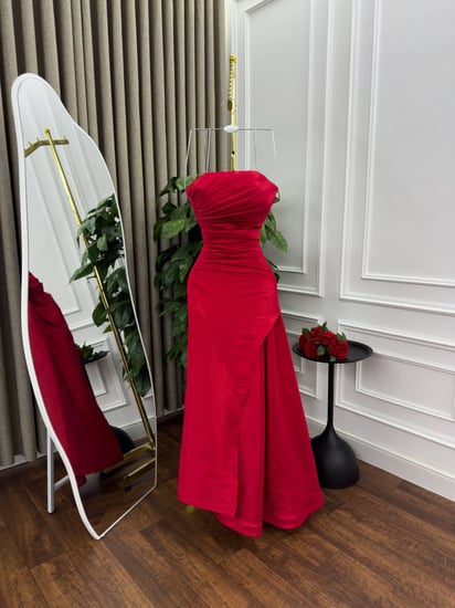 فستان ناعم  خامة شانطون احمر