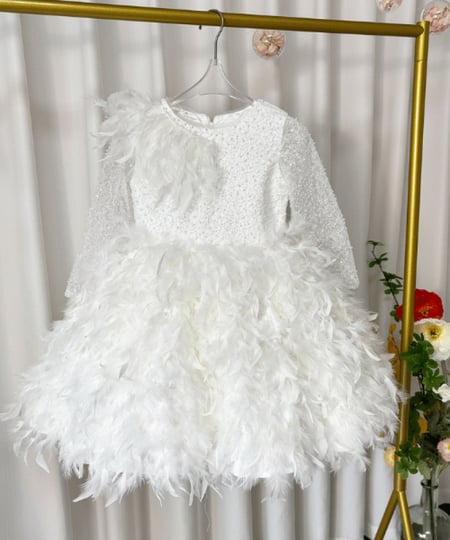 فستان فاخر بكتف واحد بتصميم عربي أنيق