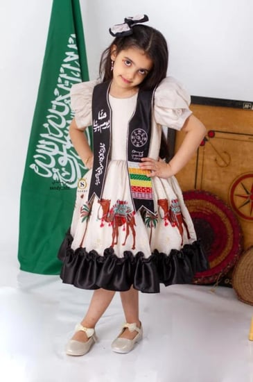 فستان بناتي يوم التأسيس