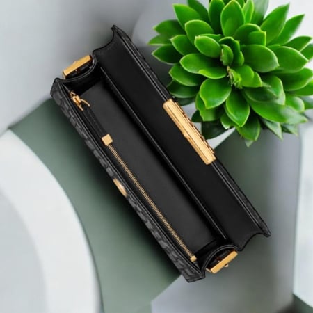 حقيبة Allover المصنوعة من جلد العجل المبطن