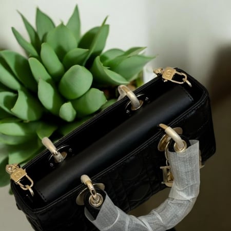 حقيبة  ليدي دي-جوي