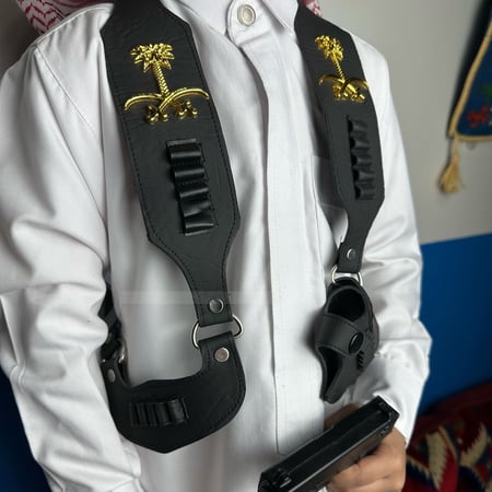 محزم سيفين ونخلة لون اسود للأطفال