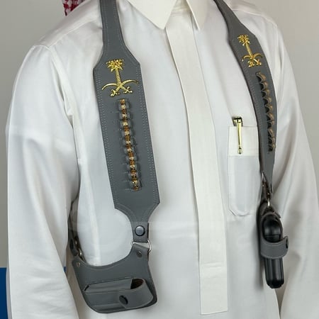 محزم مسدس نص بشعار سيفين ونخلة لون رصاصي