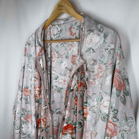 طَيْف – شرشف صلاة بسحاب أمامي وأكمام كلوش بلون نقشة برتقالية