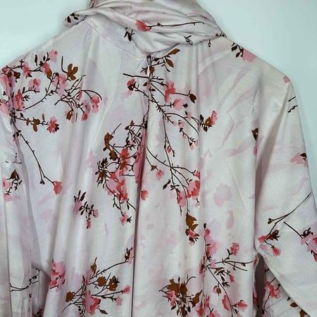 نقاء – شرشف صلاة للأطفال بسحاب أمامي باللون الوردي