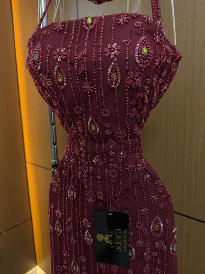 فستان سهرة خمري مطرز بكريستال