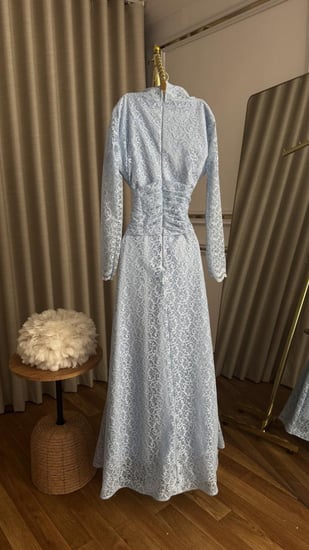 فستان دانتيل سماوي