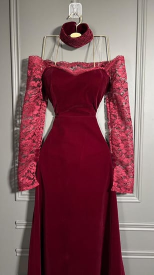 فستان سهرة عودي مع دانتيل