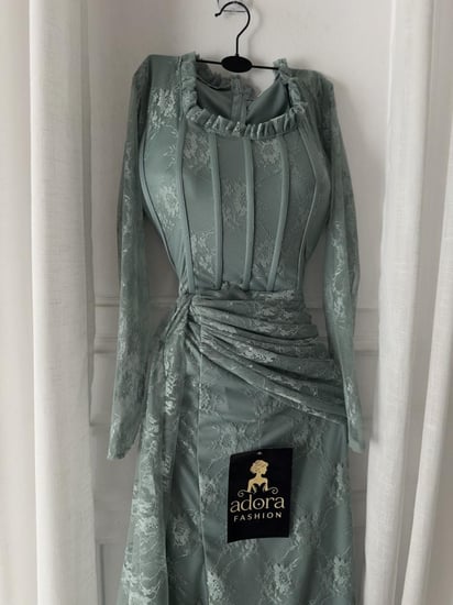 فستان دانتيل زم مع الخصر انيق