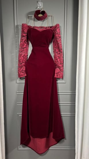 فستان سهرة عودي مع دانتيل