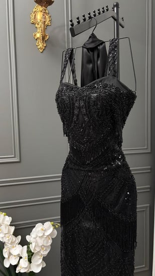 فستان سهره اسود مع هدب