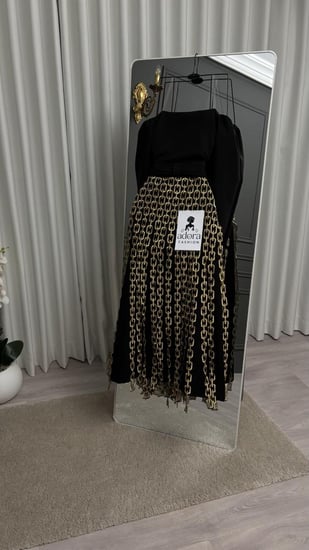 فستان اسود سلاسل