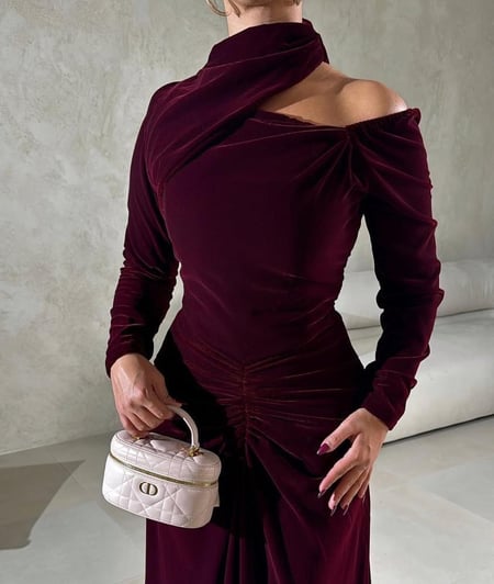 فستان سهرة مخمل